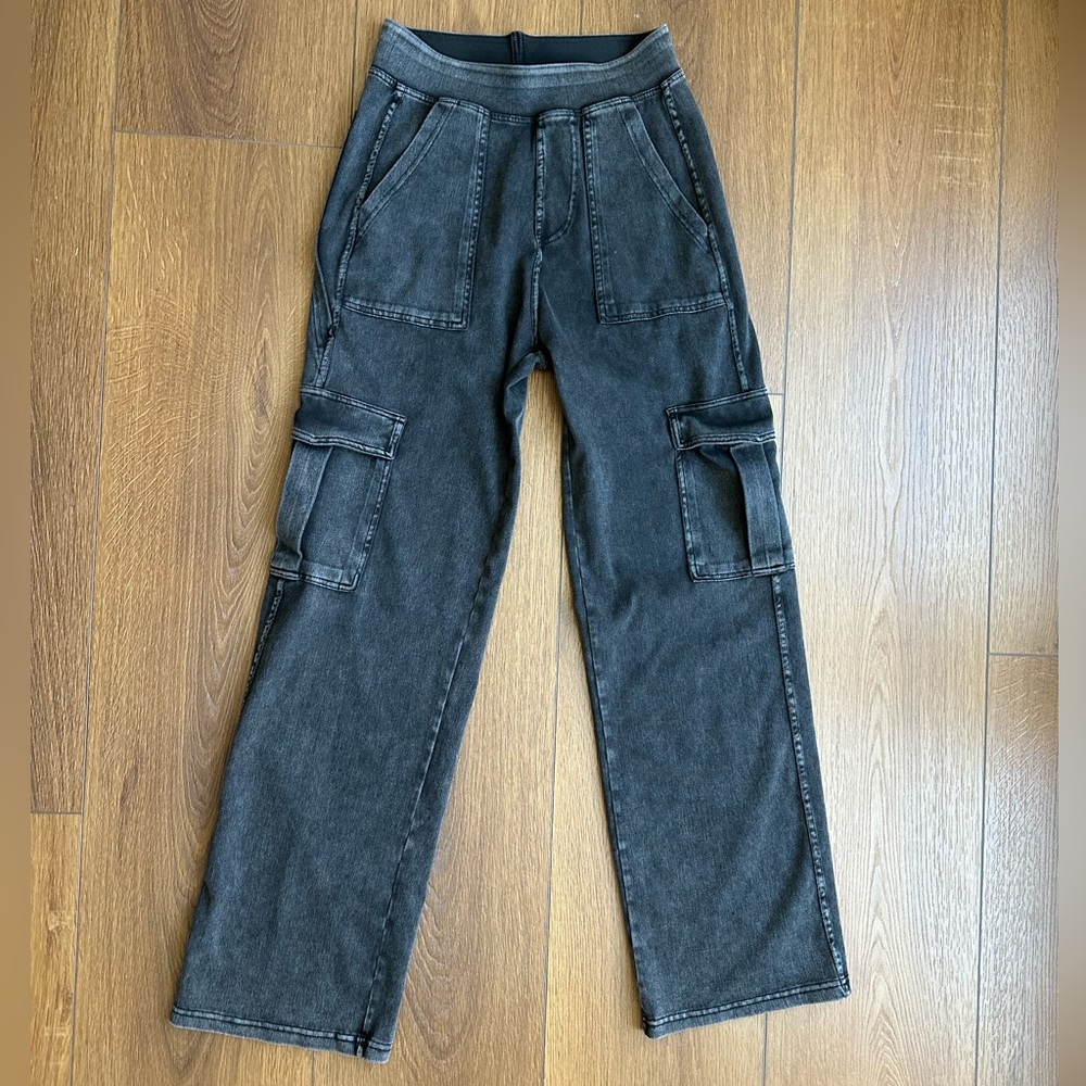 Black Cargo stretch Jeans look lounge pants. By YL